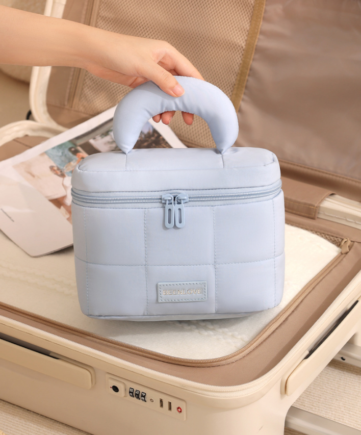 2026 New Portable Waterproof Large-Capacity Makeup & Toiletry Bag for Travel Cosmetics Storage